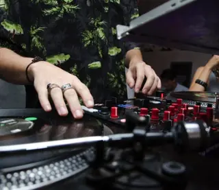 DJ Advice – How to Hire a DJ